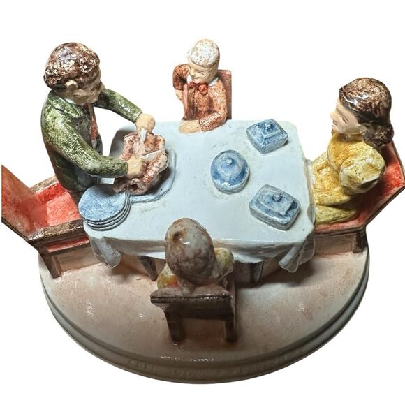 Vintage Sebastian 1983 Miniature figurine “America Remembers Family Feast”. - Picture 3 of 9